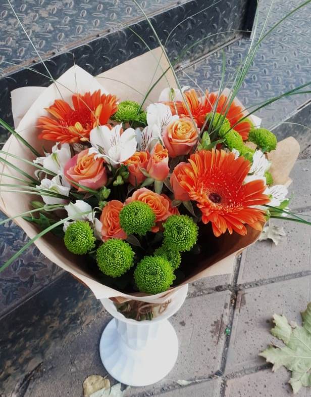 Букет цветов из: Герберы, Хризантемы, Альстромерии и Розы в Шереметьевка