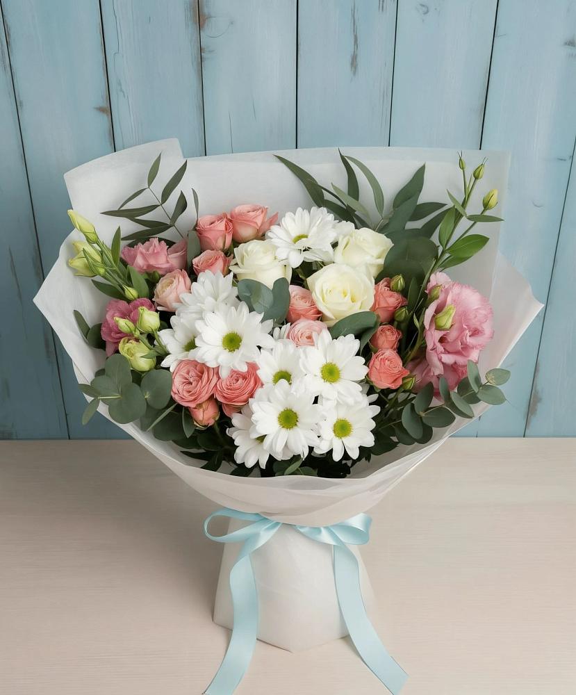 Букет цветов из: Розы, Лизиантусы и Хризантемы в Шереметьевка