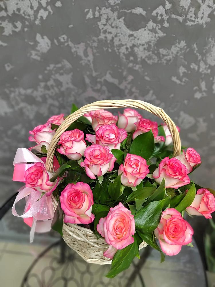 Цветочная композиция из Розы в корзине в Шереметьевка