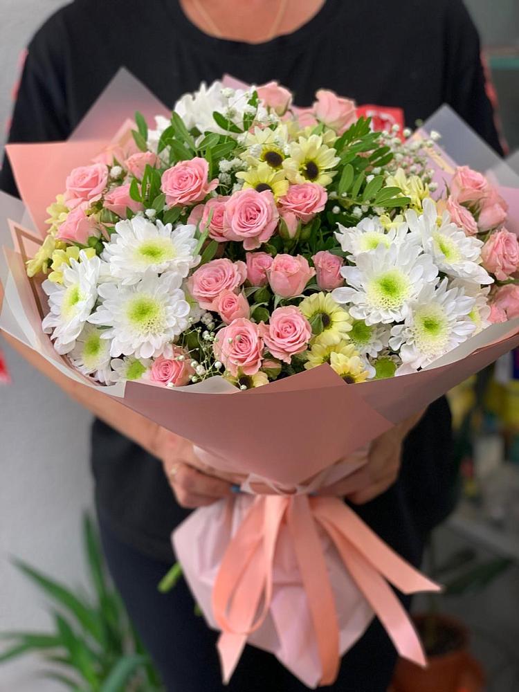 Букет цветов из: Розы и Хризантемы в Шереметьевка