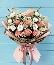 Букет цветов из:  Розы, Альстромерии и Лизиантусы в Шереметьевка