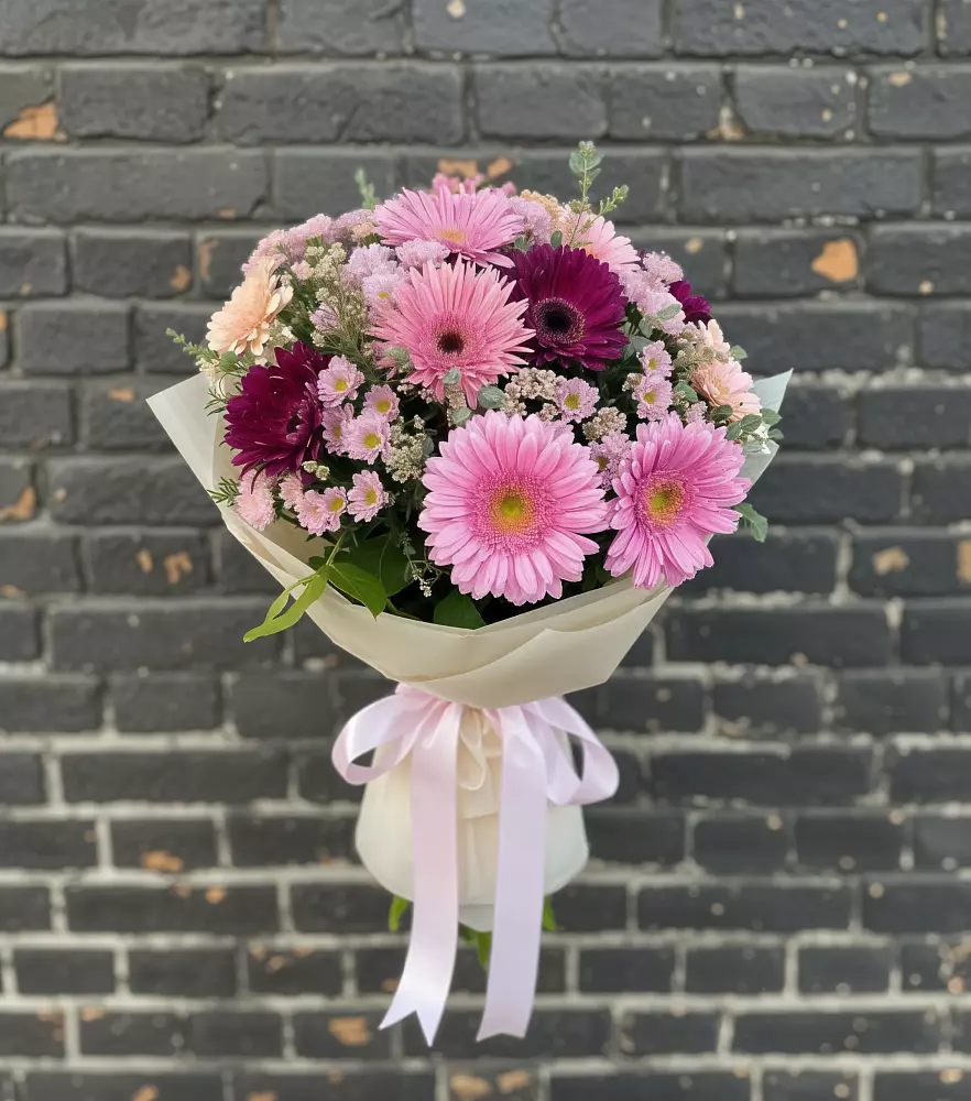 Букет цветов из: Герберы и Хризантемы в Шереметьевка
