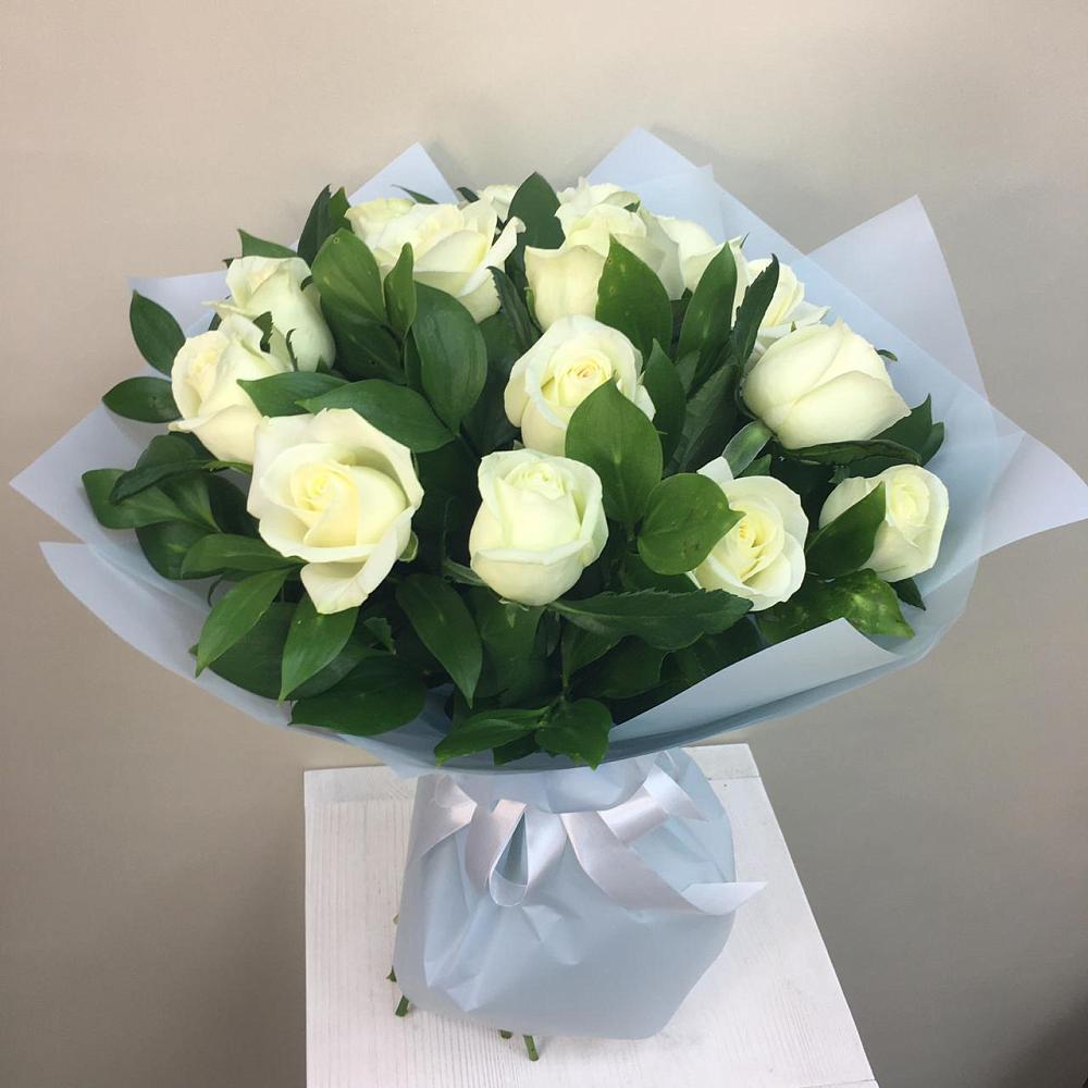 Букет 15 Белых роз Проуд в Шереметьевка