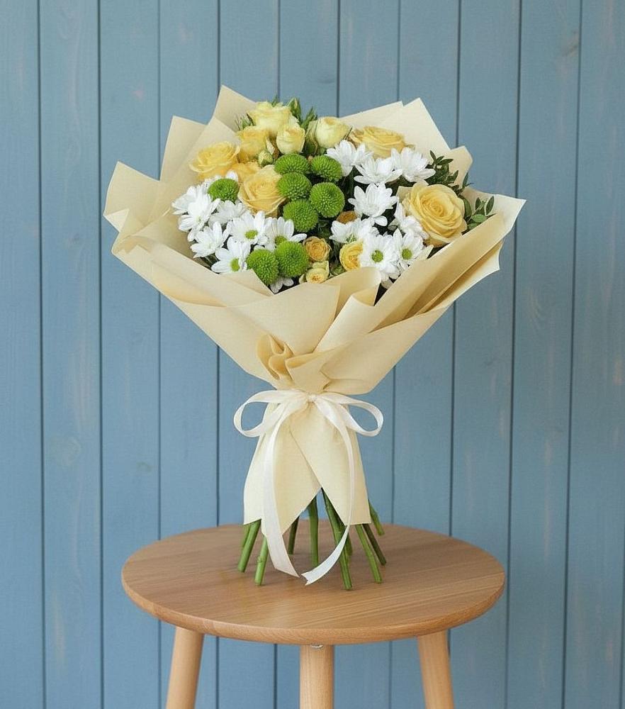 Букет цветов из: Хризантемы и Розы в Шереметьевка