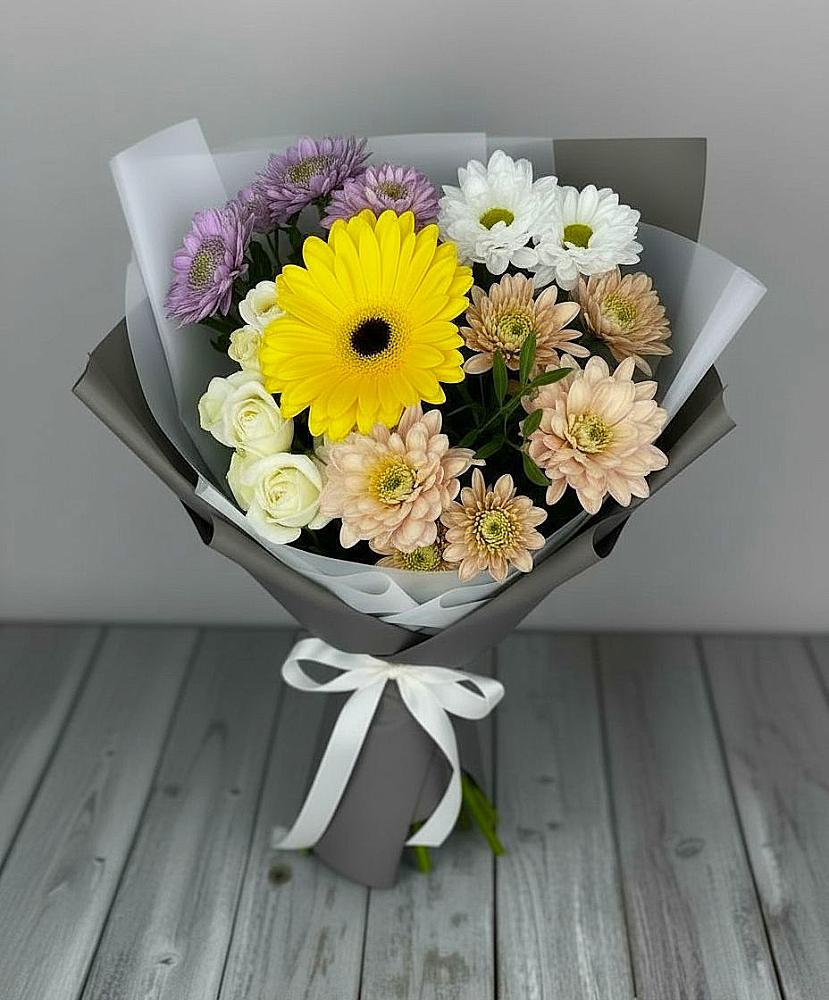 Букет цветов из: Розы, Герберы и Хризантемы в Шереметьевка