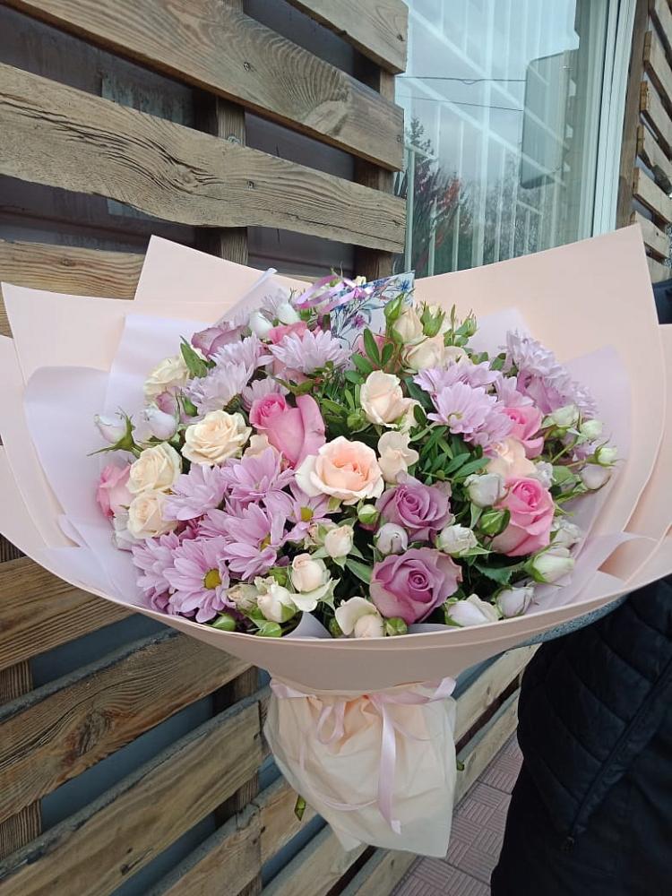 Букет цветов из: Розы и Хризантемы в Шереметьевка