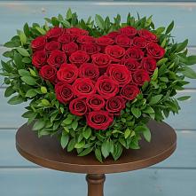 Цветочная композиция из Розы в виде сердца в Шереметьевка