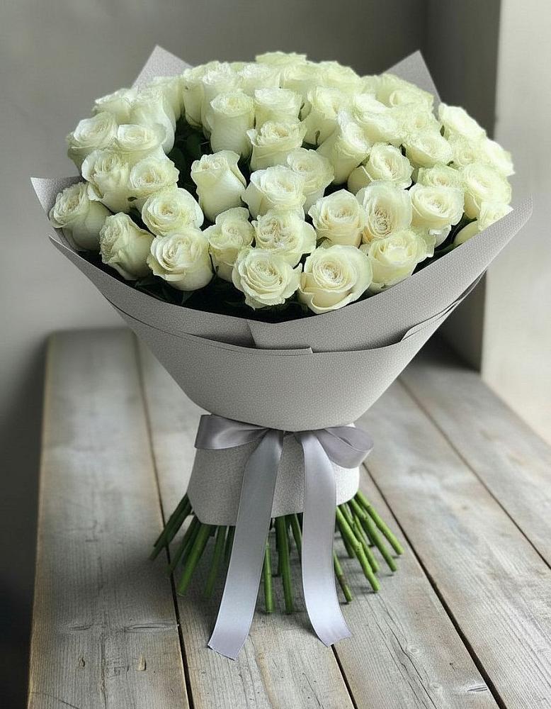 Букет 35 Белых роз в Шереметьевка