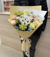 Букет цветов из:  Альстромерии, Розы и Хризантемы в Шереметьевка