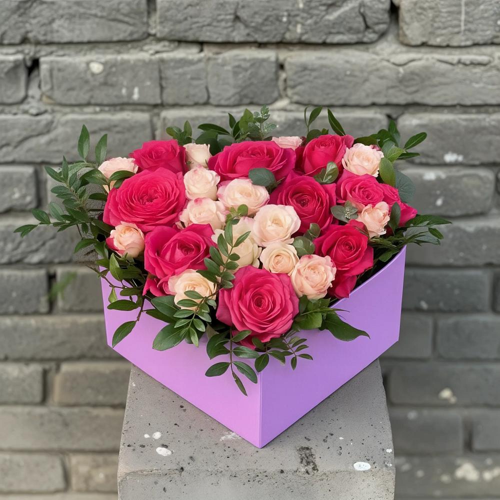 Цветочная композиция из Розы в коробке в Шереметьевка
