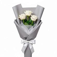 Букет 3 белые розы в Шереметьевка