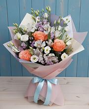 Букет цветов из:  Лизиантусы, Розы, Альстромерии и Гипсофила в Шереметьевка