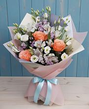 Букет цветов из:  Лизиантусы, Розы, Альстромерии и Гипсофила в Шереметьевка