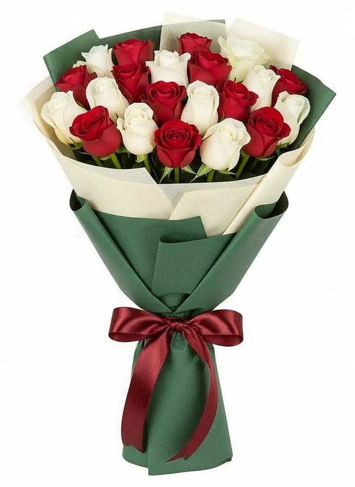 Букет Микс из красных и белых роз в Шереметьевка