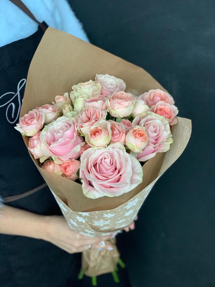 Букет цветов из: Хризантемы и Розы в Шереметьевка