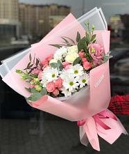 Букет цветов из:  Розы, Лизиантусы и Хризантемы в Шереметьевка