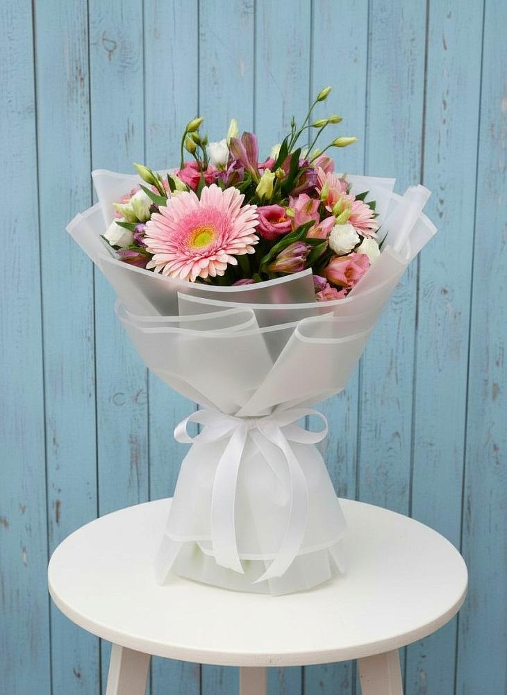 Букет цветов из: Герберы, Альстромерии и Лизиантусы в Шереметьевка