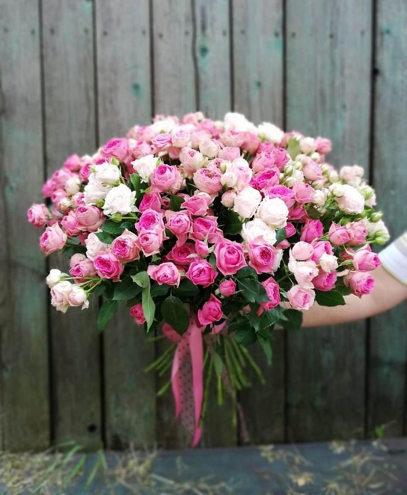 Букет Розовые кустовые розы Натали и Лав Лидия в Шереметьевка