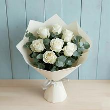 Букет Белые розы в Эвкалипте в Шереметьевка