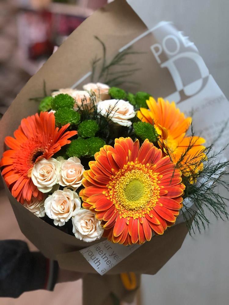 Букет цветов из: Герберы, Хризантемы и Розы в Шереметьевка
