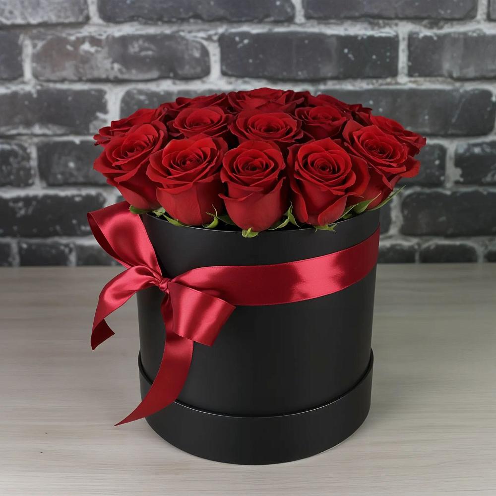 Цветочная композиция из Розы в шляпной коробке в Шереметьевка