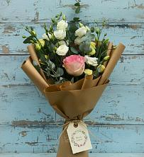 Букет цветов из:  Розы и Лизиантусы в Шереметьевка